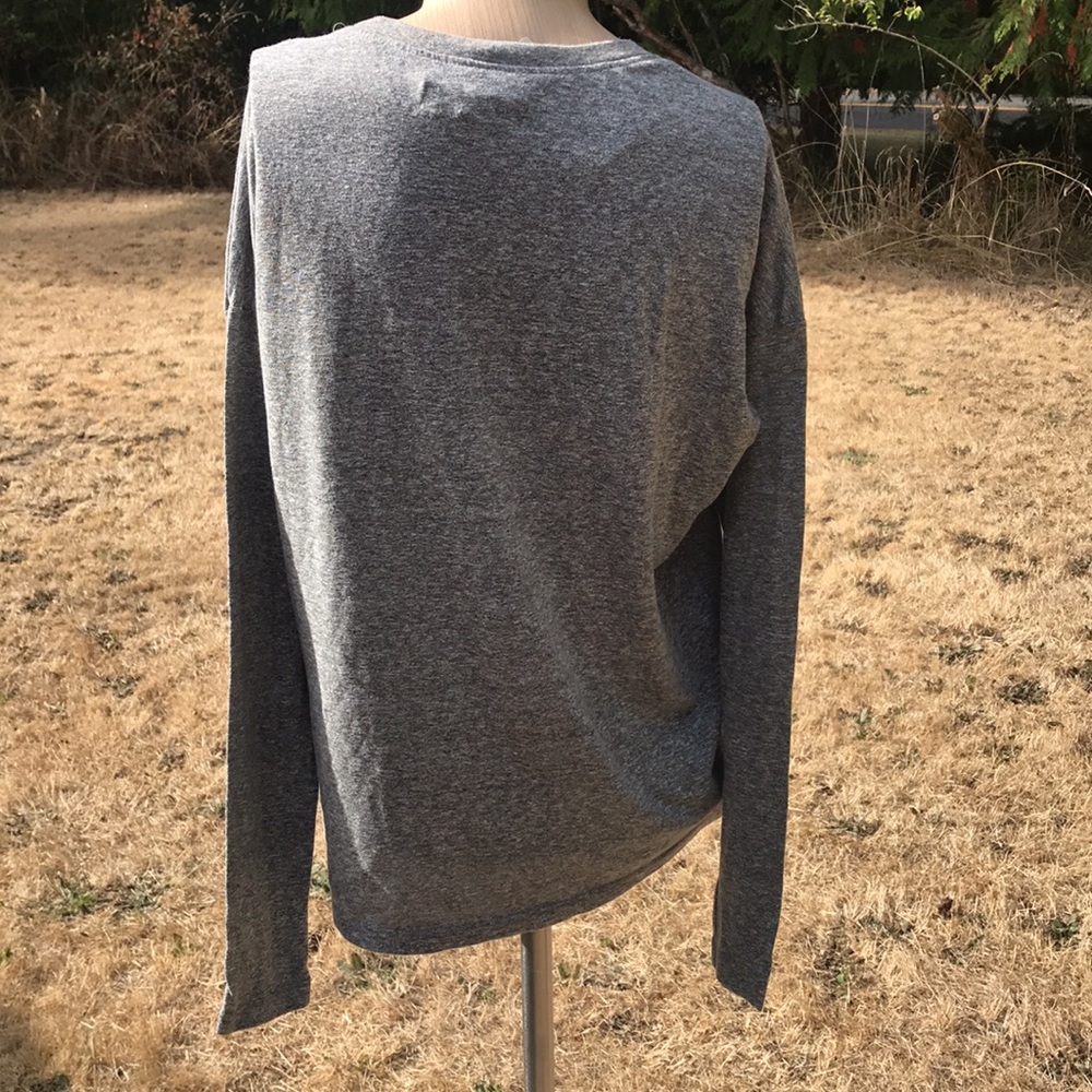 🆕J. Crew x Rivet & Thread Long Sleeve Gray T-Shirt - Picture 5 of 5